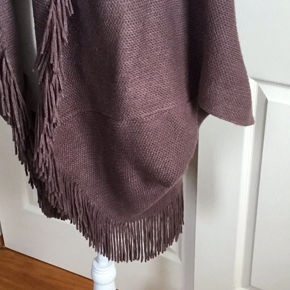 Marvelush taupe sweater/wrap